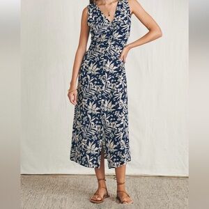 FAHERTY Siena Midi Dress
$114
Original Retail: $228
Color: Navy Canopy Floral M